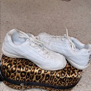 Cheerleading xfinity shoes